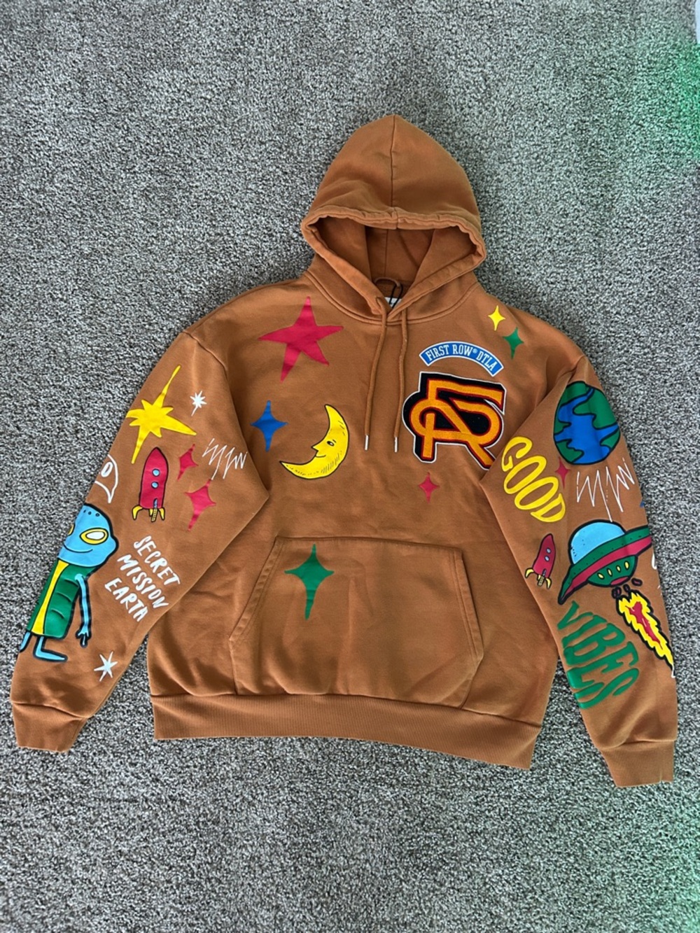 First Row DTLA Men’s XL Hoodie Colorful Graphic Streetwear - Oversized